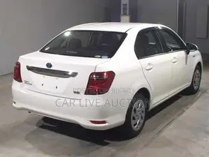 Toyota Axio hybrid 2021