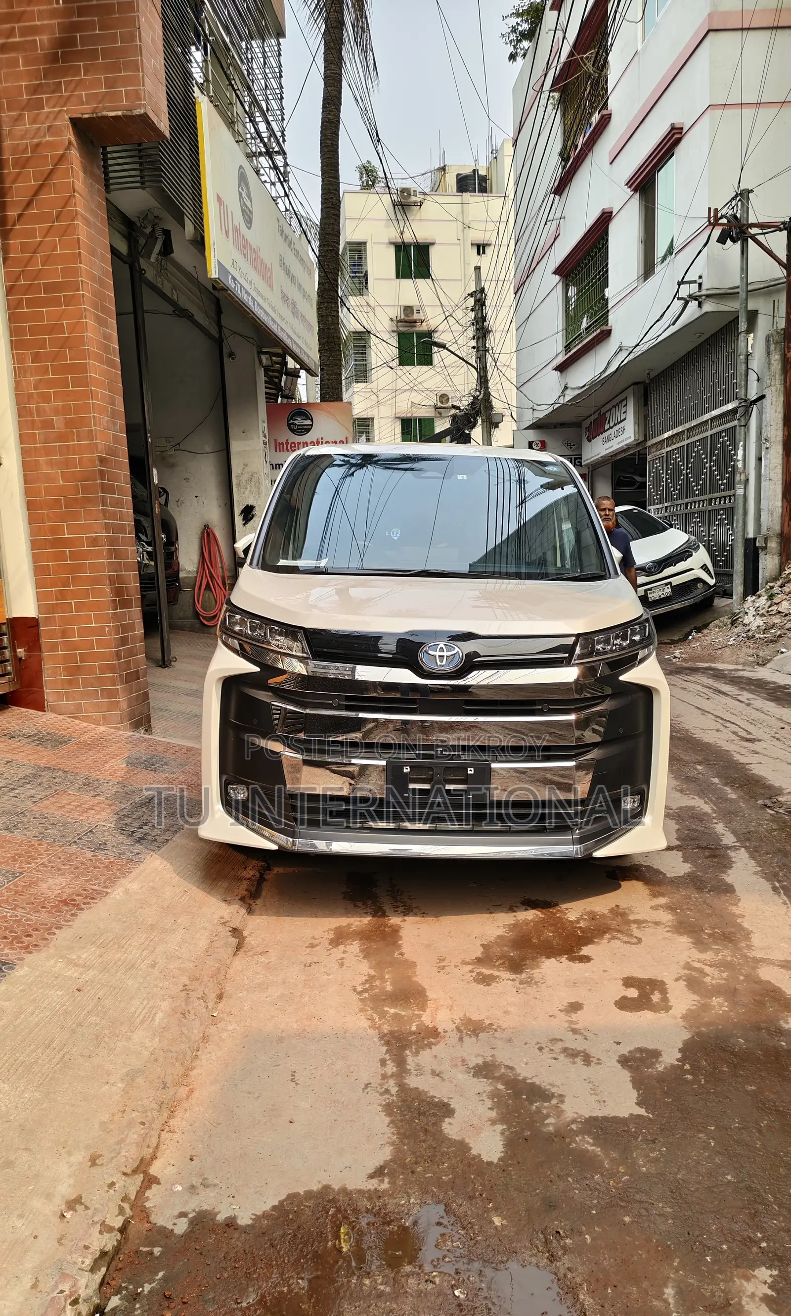 Toyota Noah SZ HYBRID PACKAGE 2022