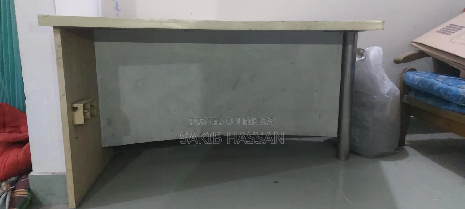 Large Curved Office / Computer Table (board) – Good Condition