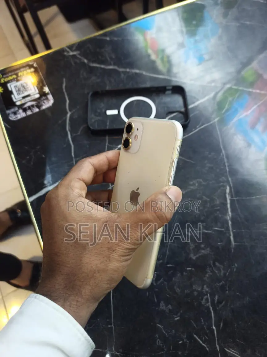 Apple iPhone 11 (Used)