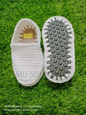 Handmade products made entirely with crochet yarn