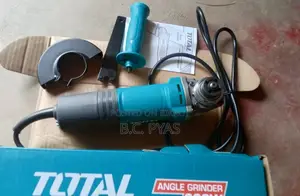 Total 900w Angle Grinder