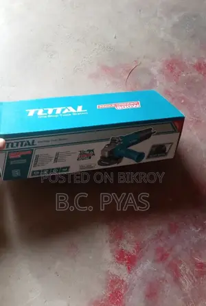 Total 900w Angle Grinder