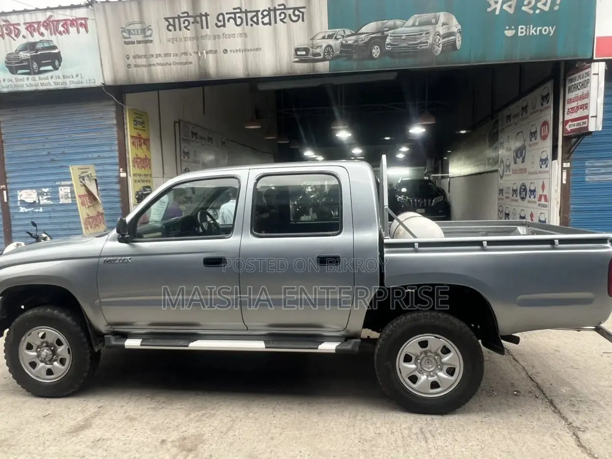 Toyota Hilux Pickup 2003