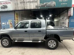 Toyota Hilux Pickup 2003