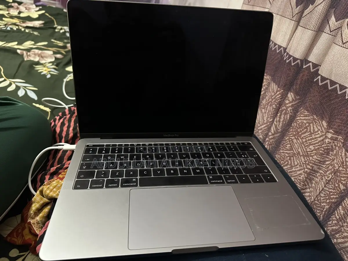 Macbook Pro 2017 Core i5 8GB RAM 256GB SSD 13.3-inch 2K LED Retina