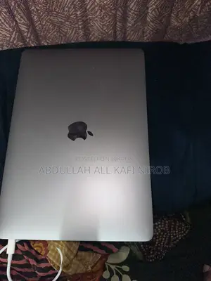 Macbook Pro 2017 Core i5 8GB RAM 256GB SSD 13.3-inch 2K LED Retina