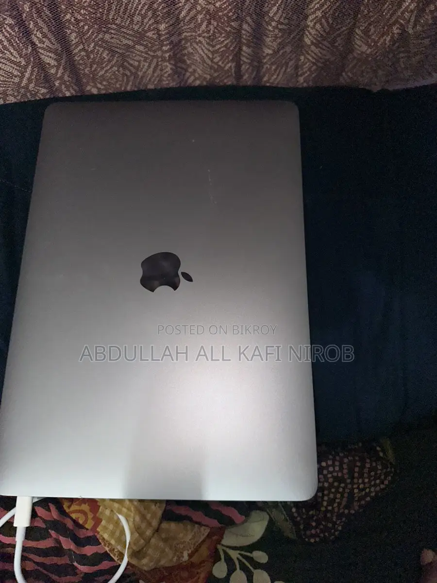 Macbook Pro 2017 Core i5 8GB RAM 256GB SSD 13.3-inch 2K LED Retina
