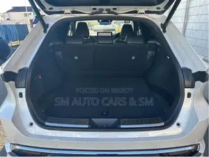 Toyota Harrier Hybrid Z pearl 2023