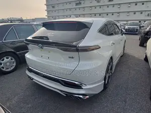 Toyota Harrier Hybrid Z pearl 2023