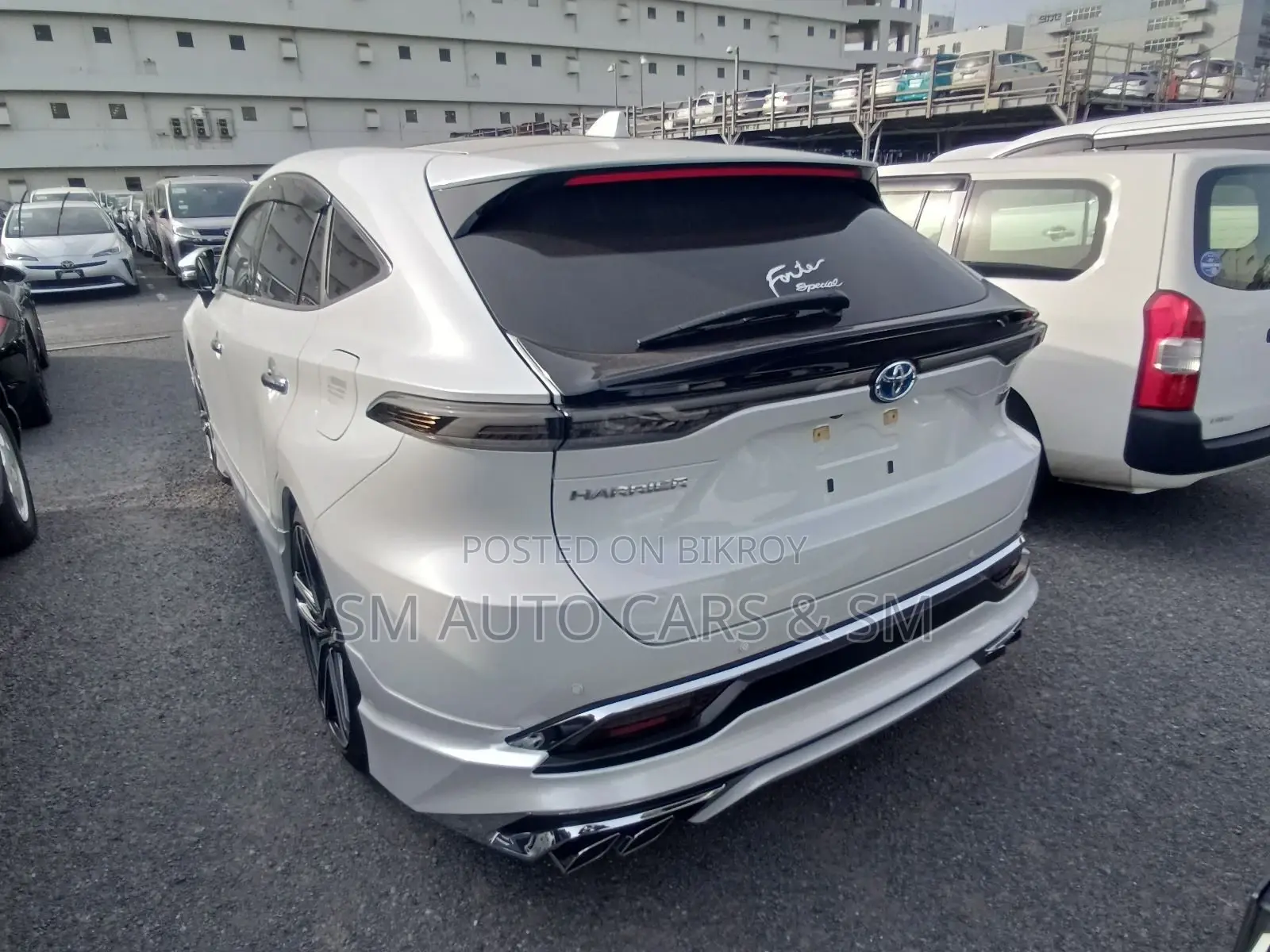 Toyota Harrier Hybrid Z pearl 2023