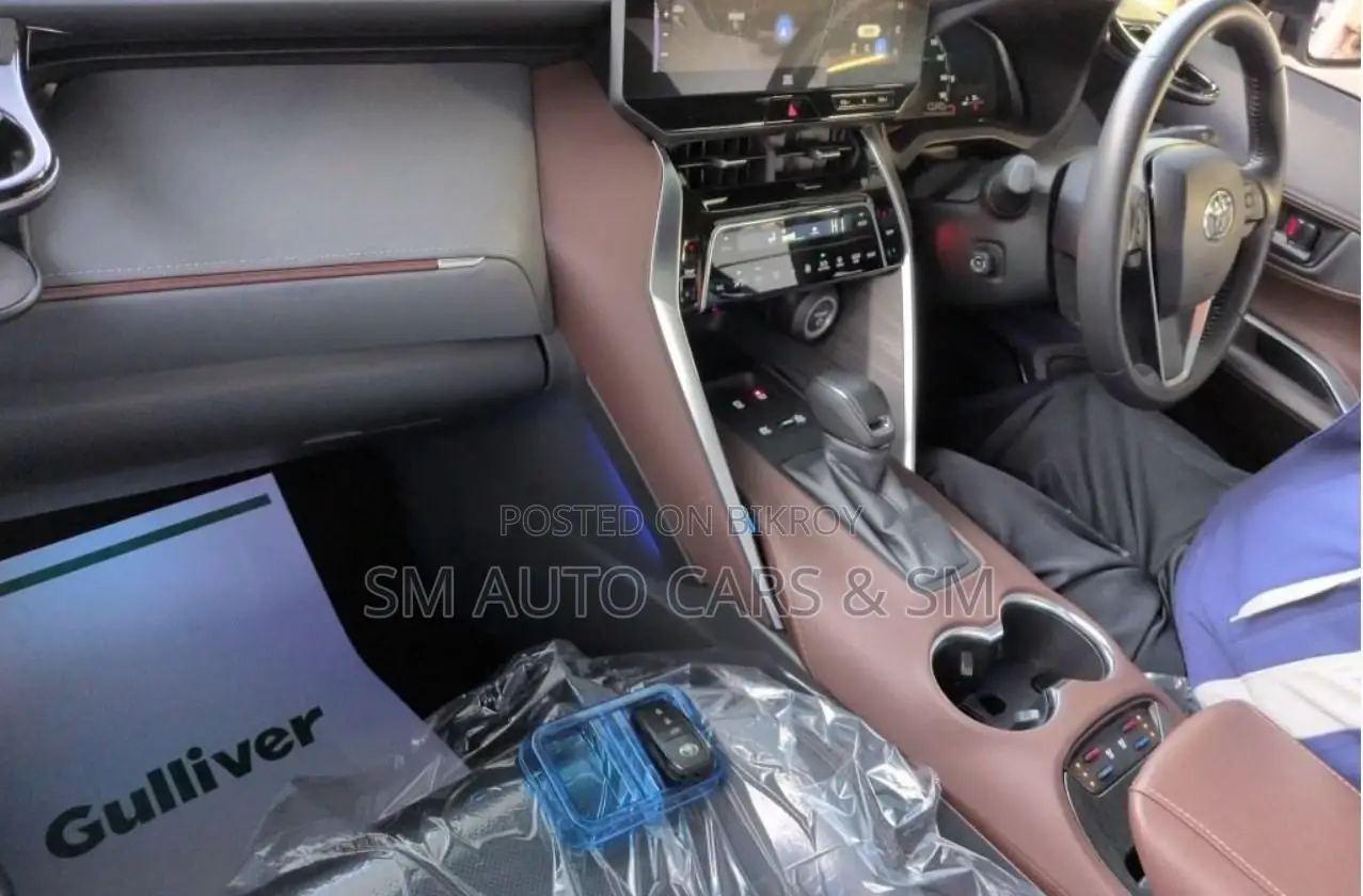 Toyota Harrier Hybrid Z pearl 2023