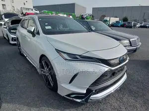 Toyota Harrier Hybrid Z pearl 2023