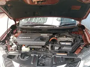 Nissan X-Trail . 2016