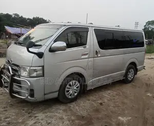Toyota Hiace 2010