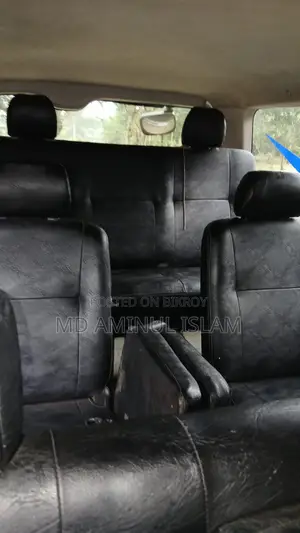 Toyota Hiace 2010