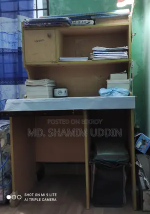 রিডিং ও কম্পিউটার টেবিলটি সাথে টেবিল ল্যাম্প স্ট্যান্ডসহ বিক্রি হবে