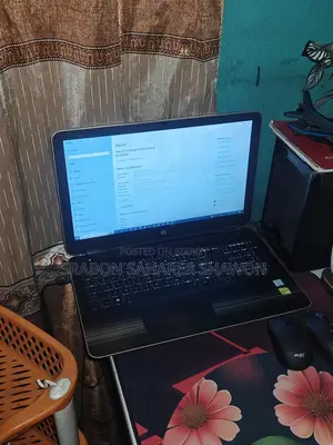 HP Pavilion 15-au172tx Core i5 6th Gen 8gb RAM Laptop