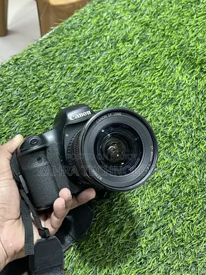 ক্যানন ৬ডি ক্যামেরা