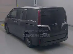 Toyota Esquire GI HYBRID 4 POINT 2020