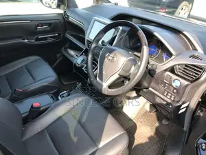 Toyota Esquire GI HYBRID 4 POINT 2020