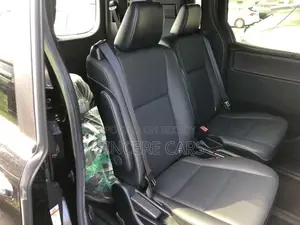 Toyota Esquire GI HYBRID 4 POINT 2020