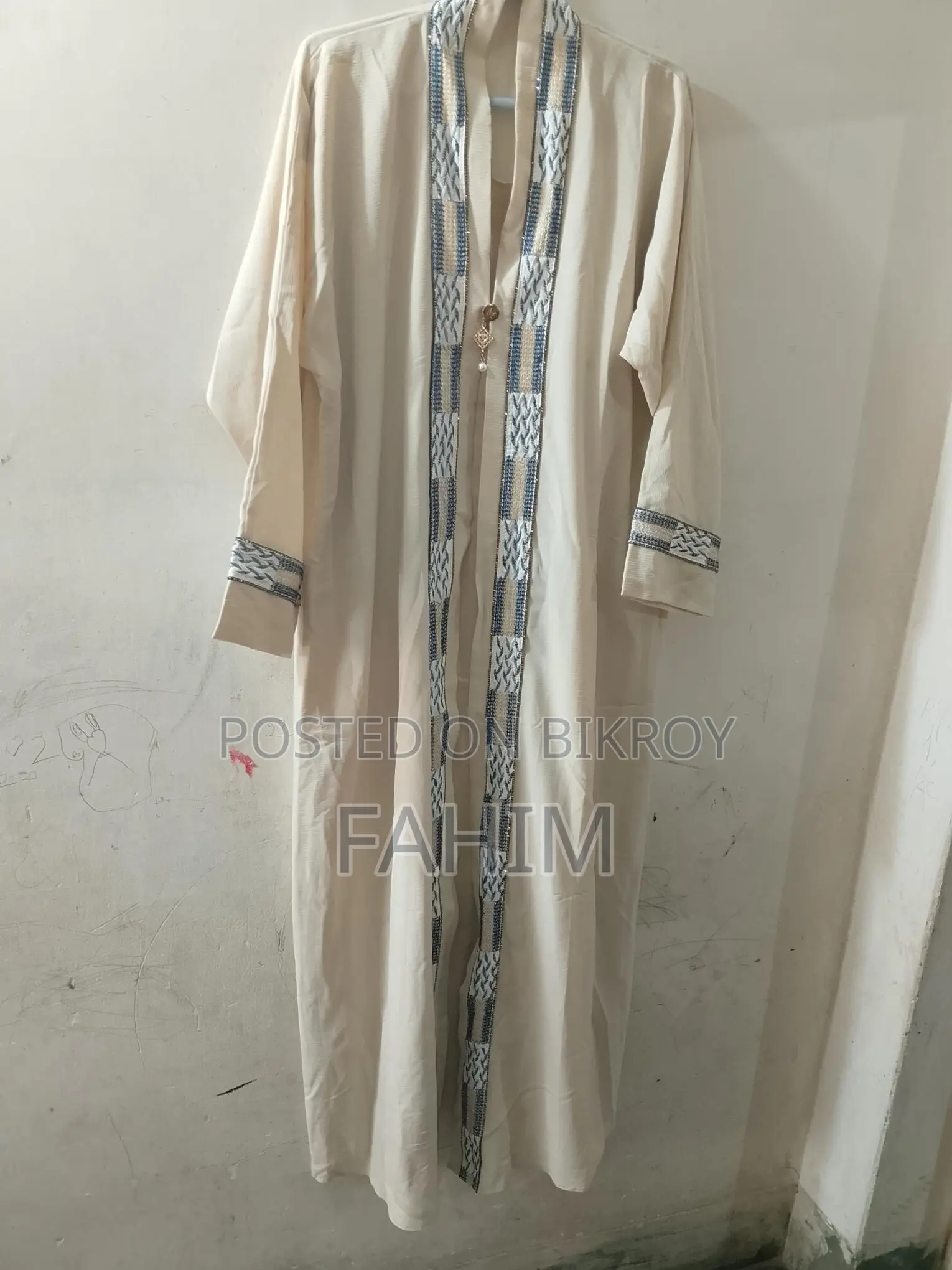 Saudi Abaya