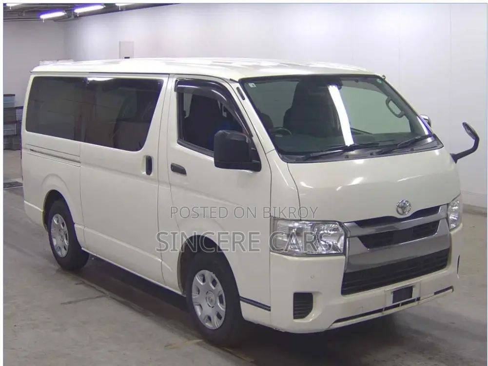 Toyota Hiace GL SINGLE AC 3.5 2021