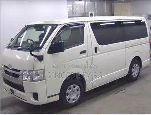 Toyota Hiace GL SINGLE AC 3.5 2021