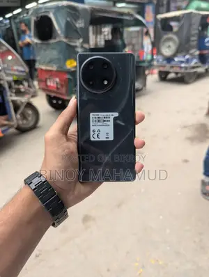 টেকনো ক্যামন ৩০এস (ব্যবহৃত)