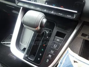 Toyota Noah Hybrid S-G Silver 2022