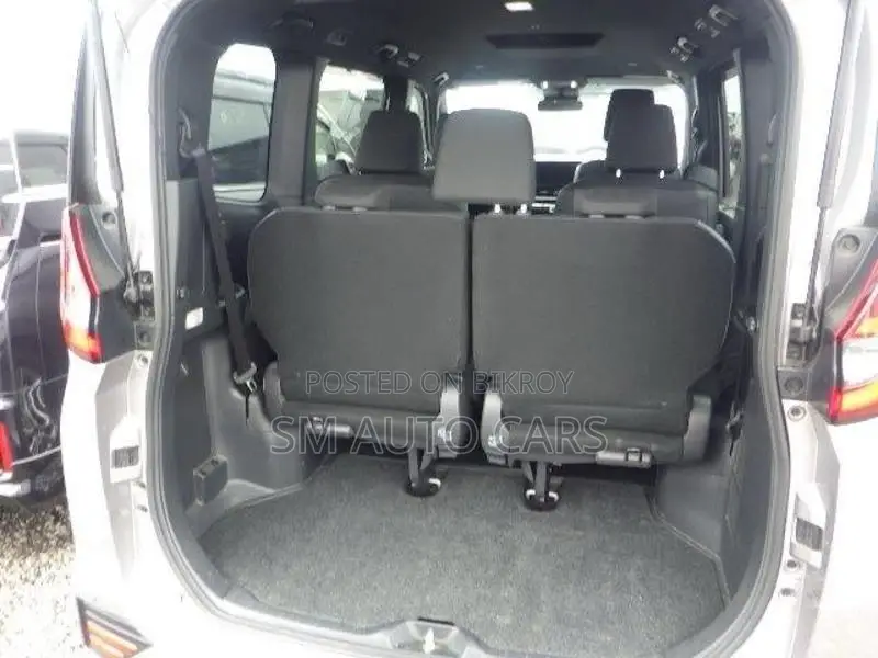 Toyota Noah Hybrid S-G Silver 2022