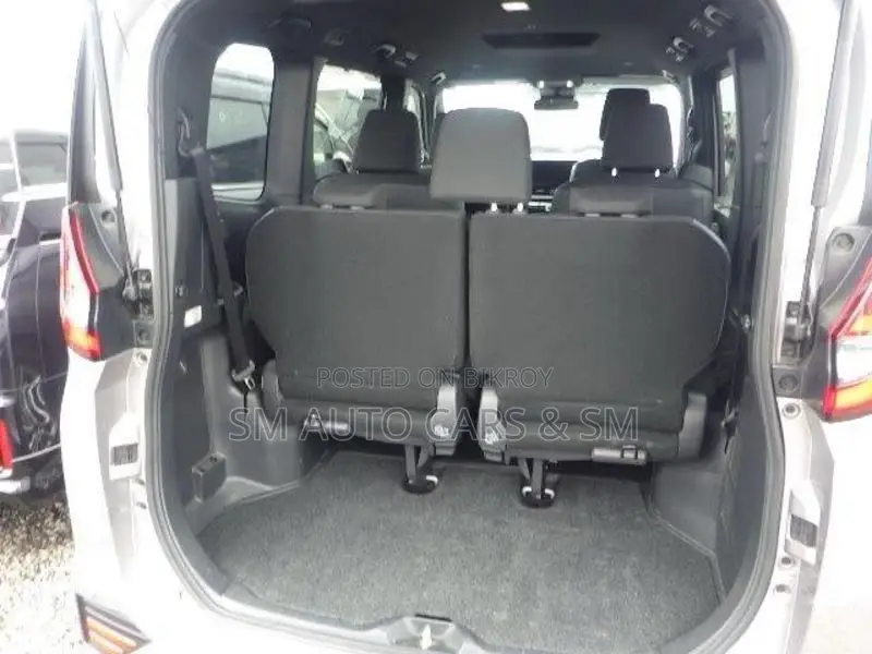 Toyota Noah Hybrid S-G Silver 2022