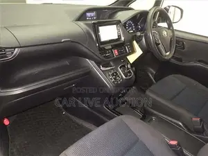 Toyota Noah Non Hybrid 2021