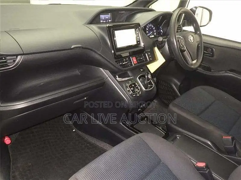 Toyota Noah Non Hybrid 2021