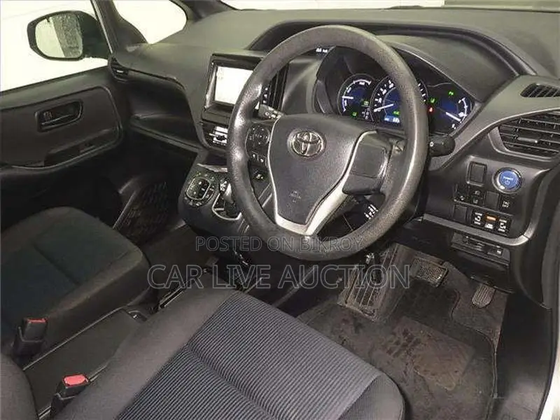 Toyota Noah Non Hybrid 2021