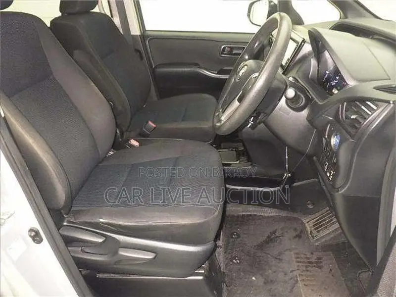 Toyota Noah Non Hybrid 2021