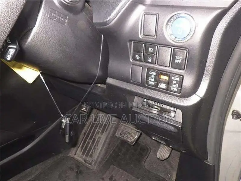 Toyota Noah Non Hybrid 2021