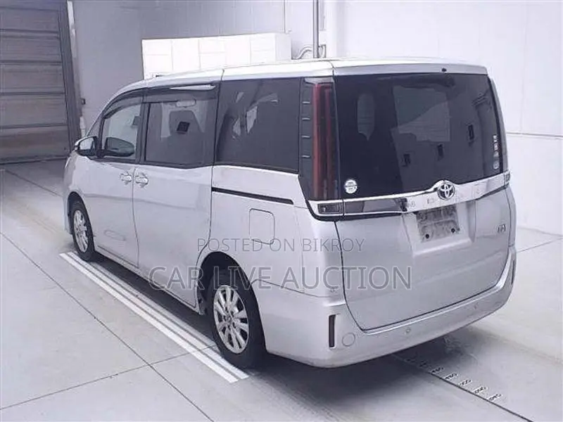 Toyota Noah Non Hybrid 2021