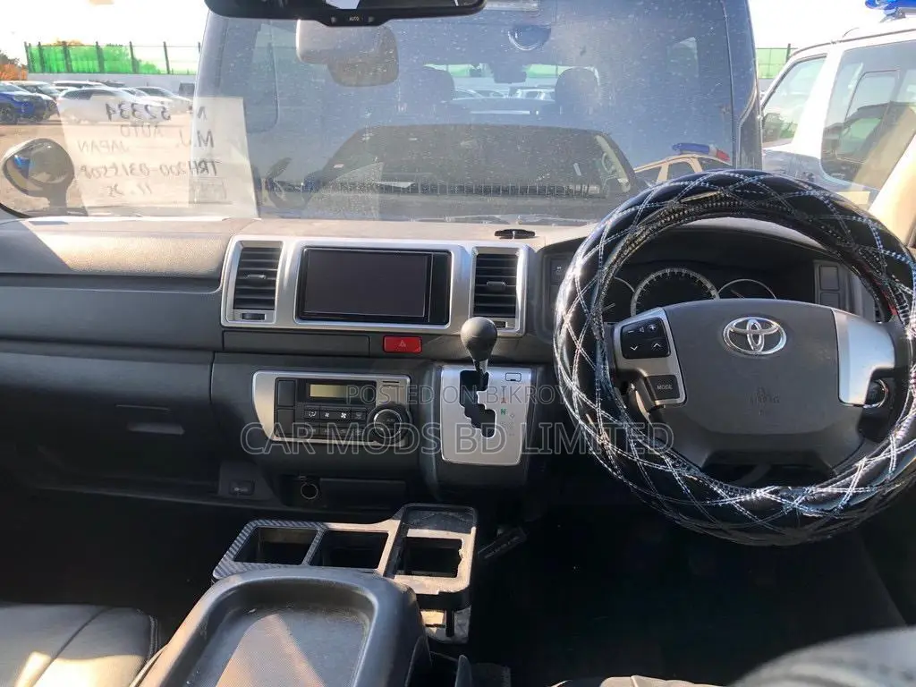 Toyota Hiace Super GL (2DP,LED) 2020