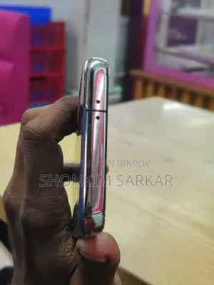 Samsung Galaxy S21 . (Used)