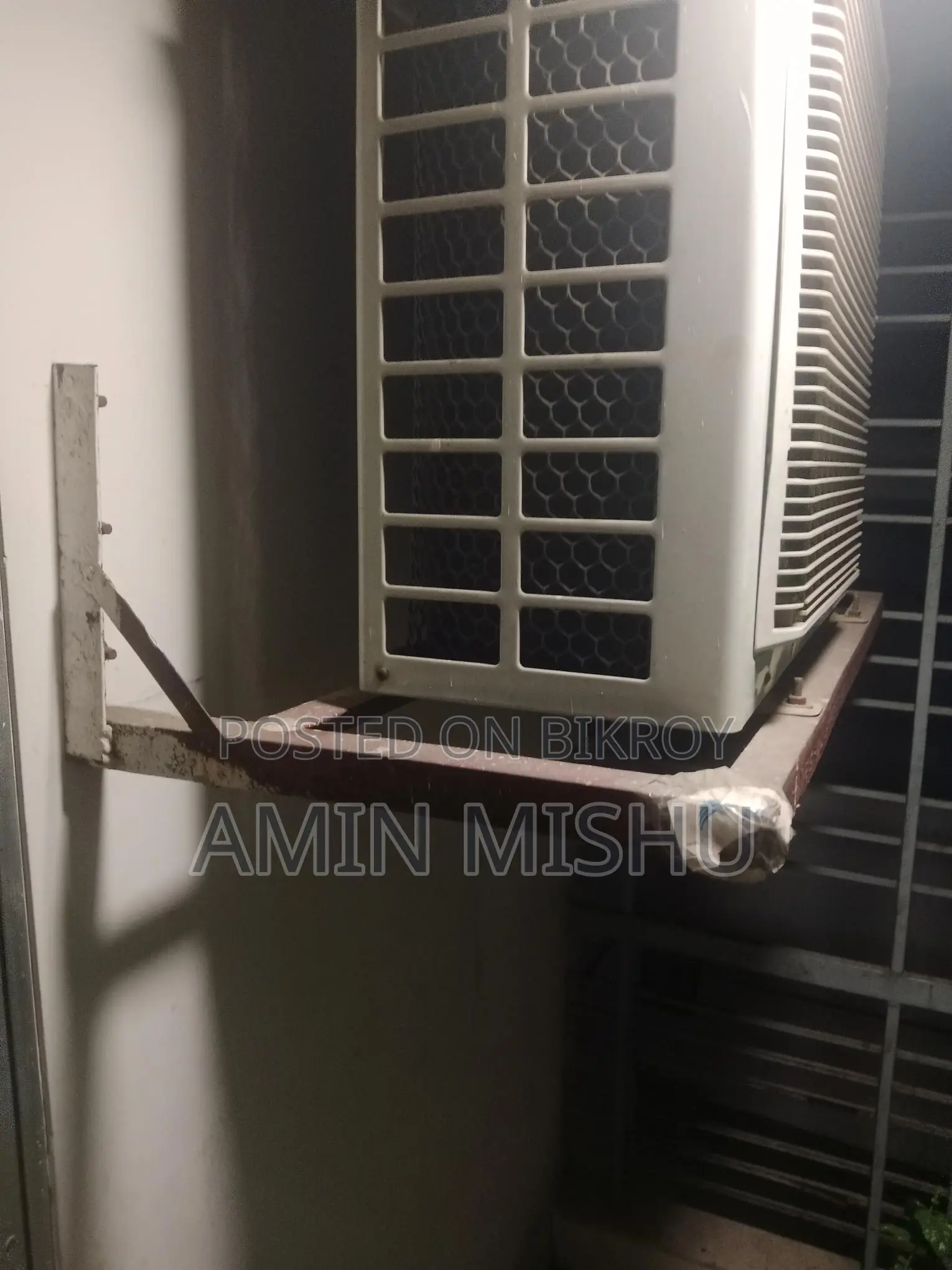 2 Ton Gree AC with Hanging Film