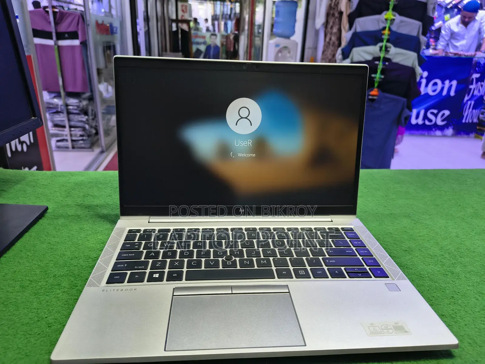 HP Ryzen 5pro 256ssd+8gb ram