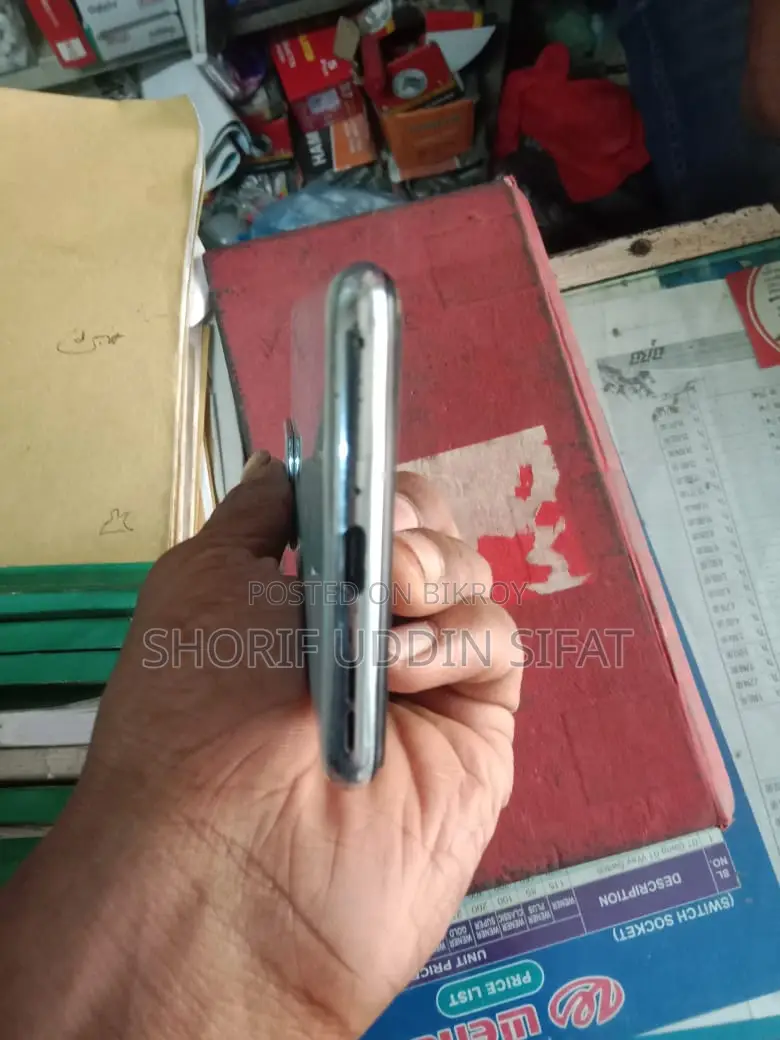 OnePlus Nord 2T 265 (Used)
