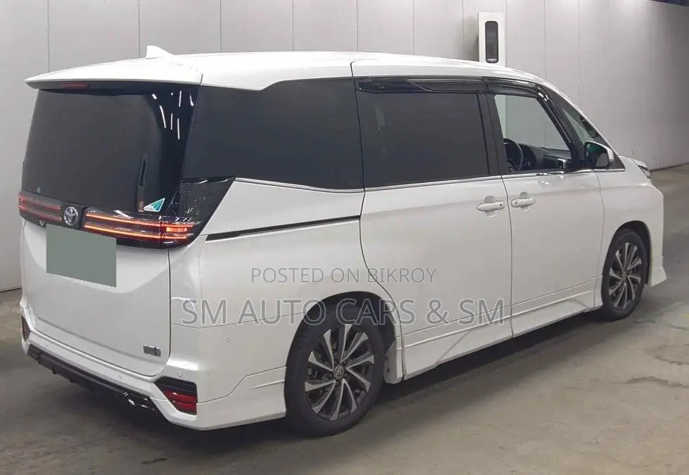 Toyota Voxy Hybrid SZ Pearl New 2022