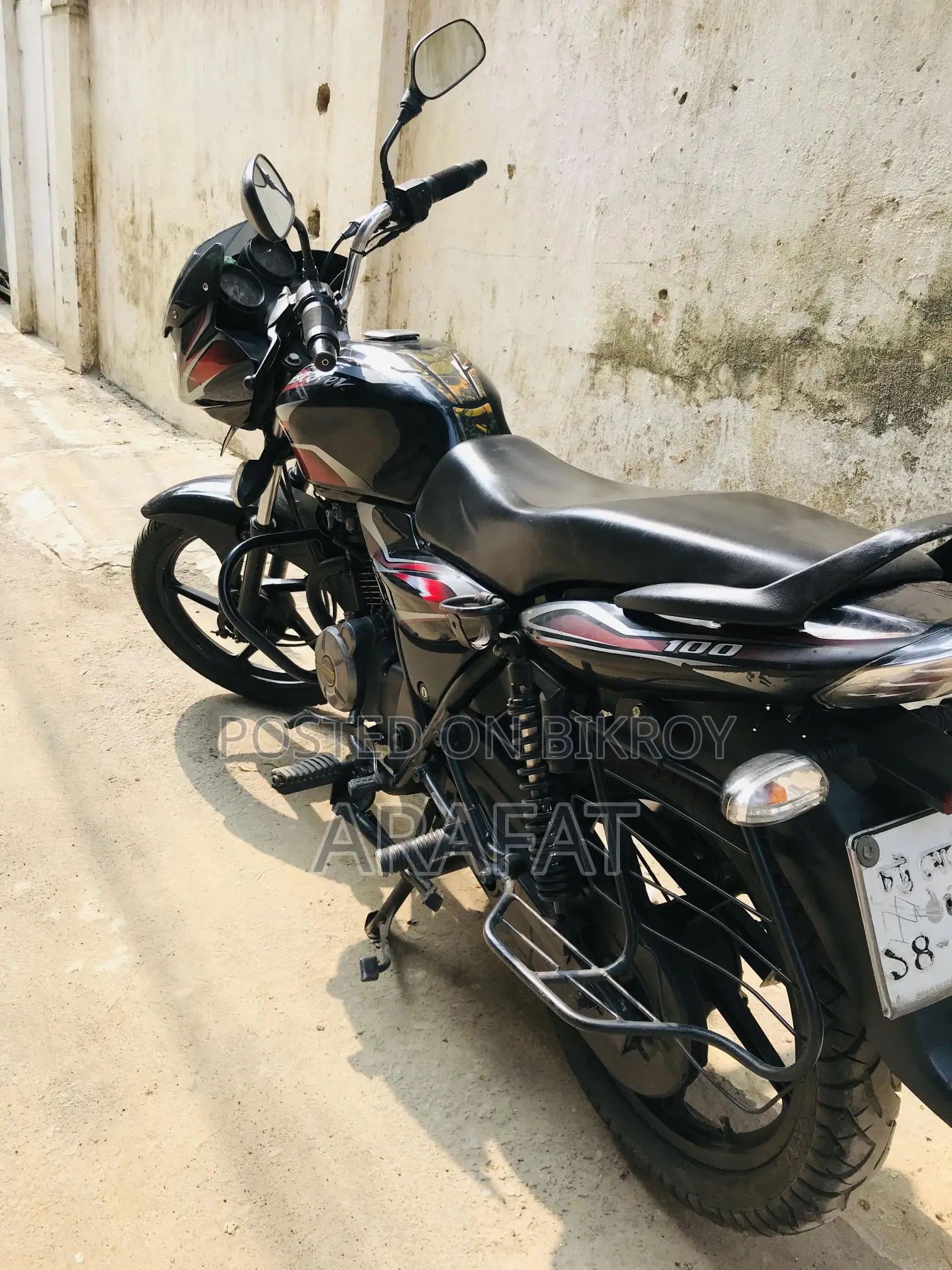 Bajaj Discover 100 . 2015