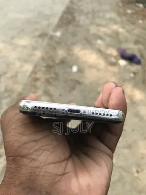 Apple iPhone X (Used)