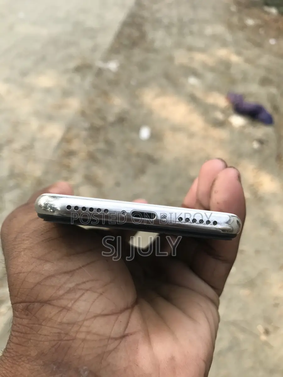 Apple iPhone X (Used)