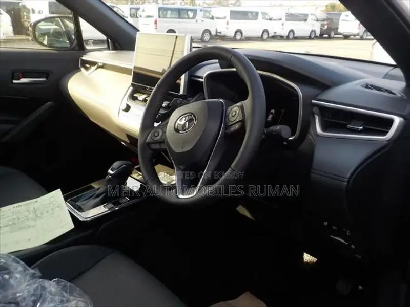 Toyota Corolla Cross Z Leather,Glass RooF 2025