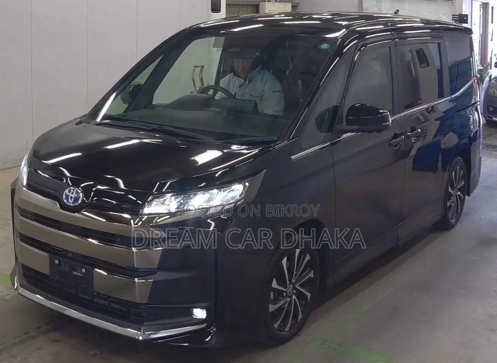 Toyota Noah SZ PKG BLACK COLOUR 2022